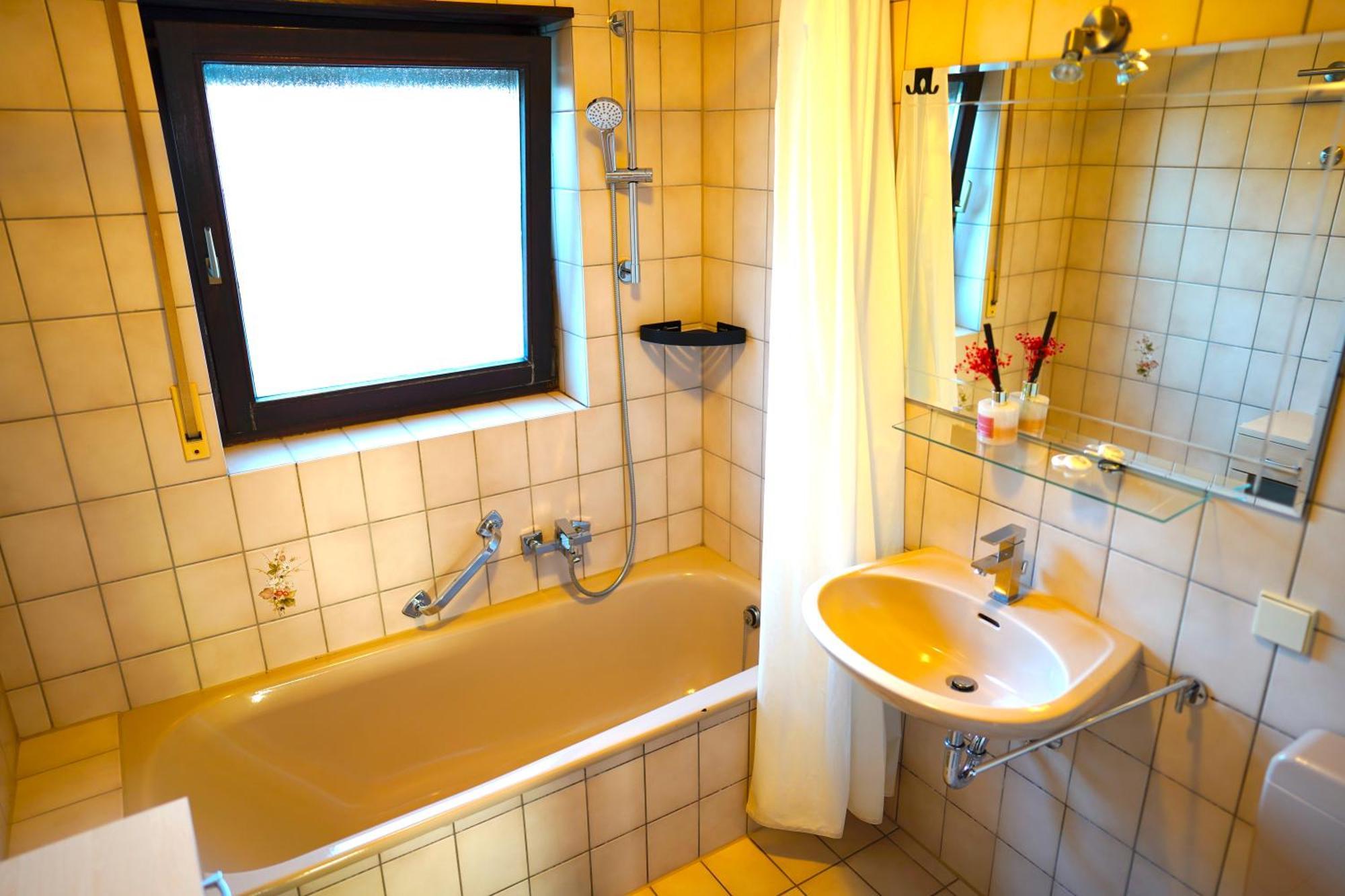 Grosse Ferienwohnung, In Wehome Komfort * Leimen (Baden)